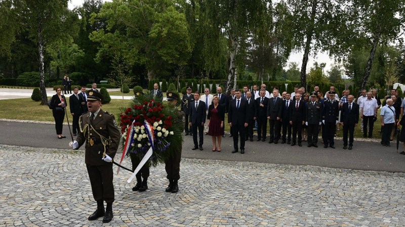 Predsjednik Vlade u prigodi Dana državnosti: Zaokružili smo temeljne nacionalne zadaće postavljene početkom devedesetih